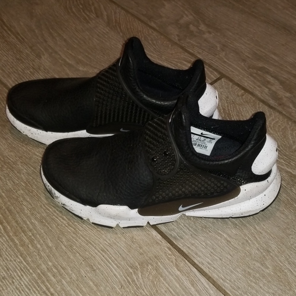Black Leather Nike Shoes